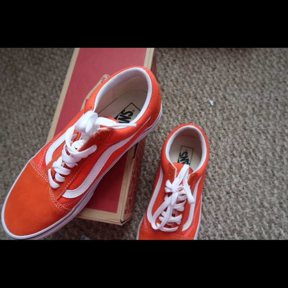 Vans - Picture 3 of 7